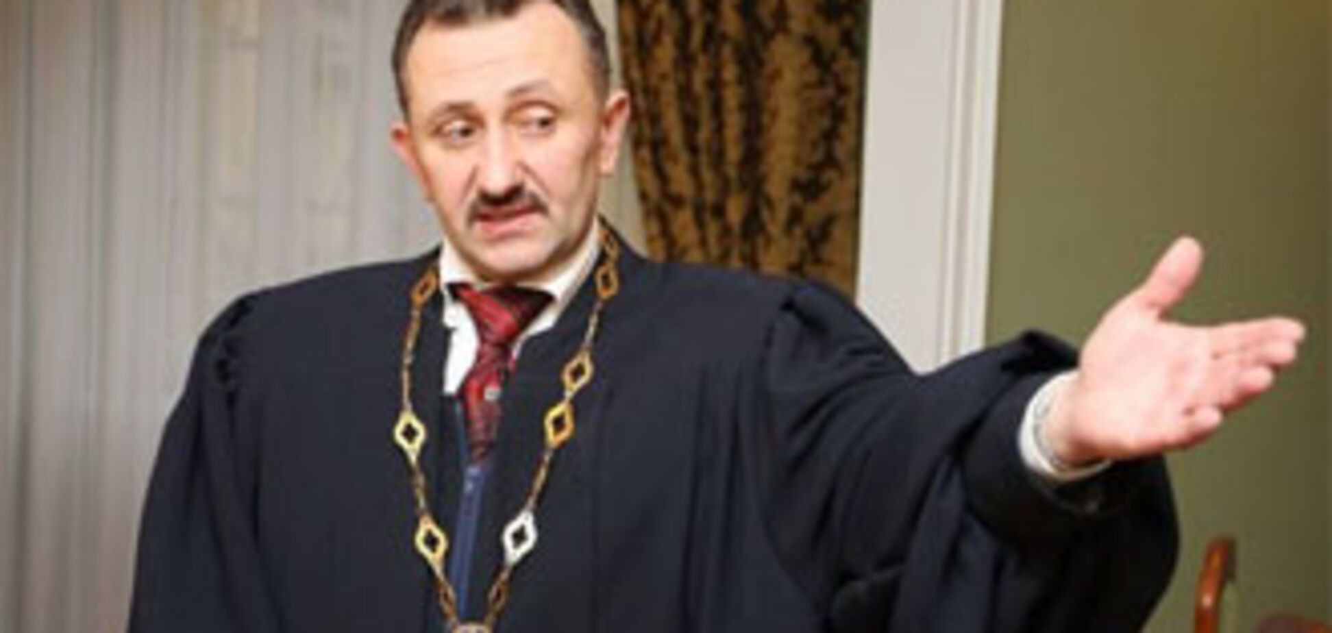 Зварич подав до суду на Ющенка