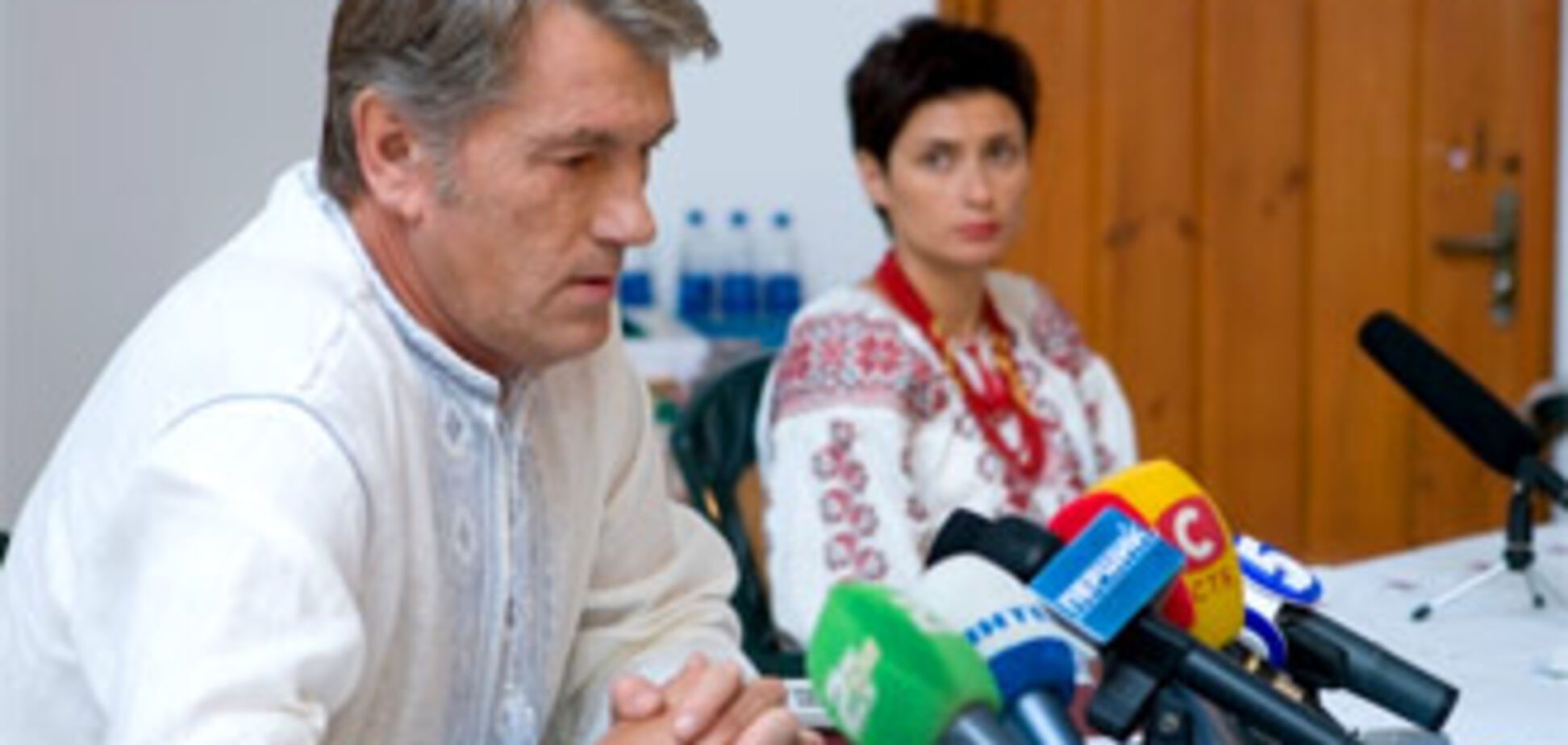 Ющенко требует от Тимошенко взять кредиты на покупку газа