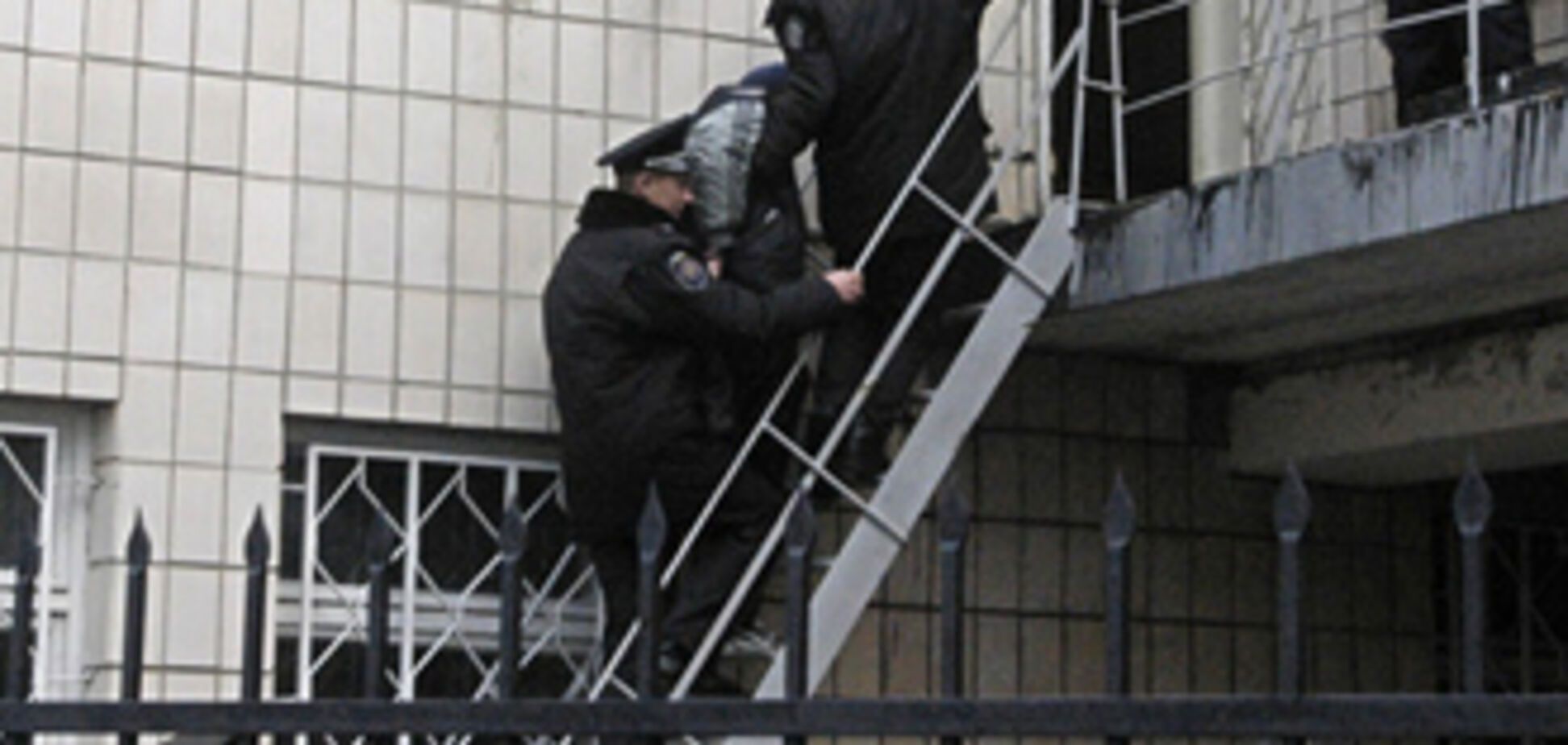 Обвинителя 'оборотней' поместили в СИЗО