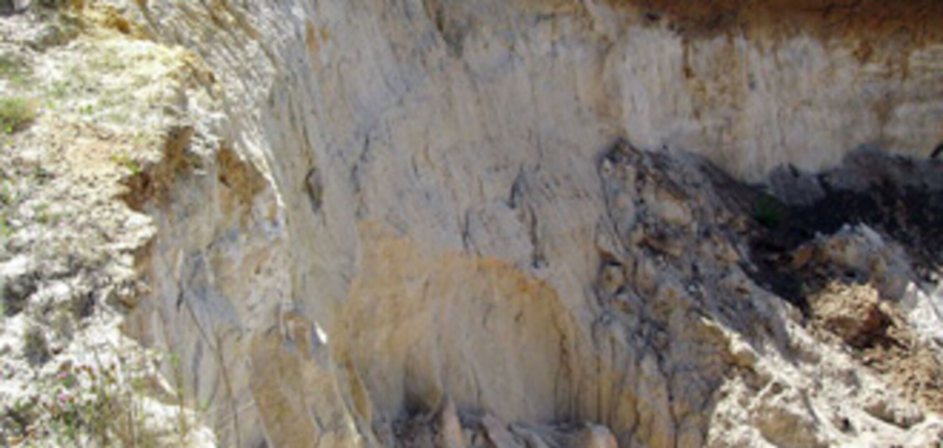 Троє дітей загинули в глиняному кар'єрі на Одещині