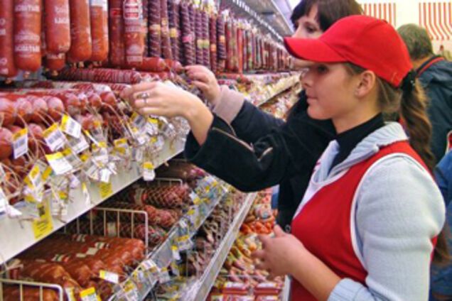 На распродаже в маркете люди чуть не передавили друг друга