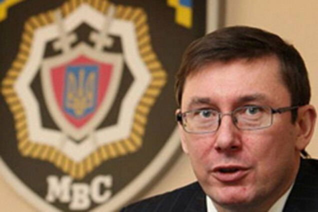 Луценко: Я і п'ю, і матюкаюся, і іноді цим зловживаю