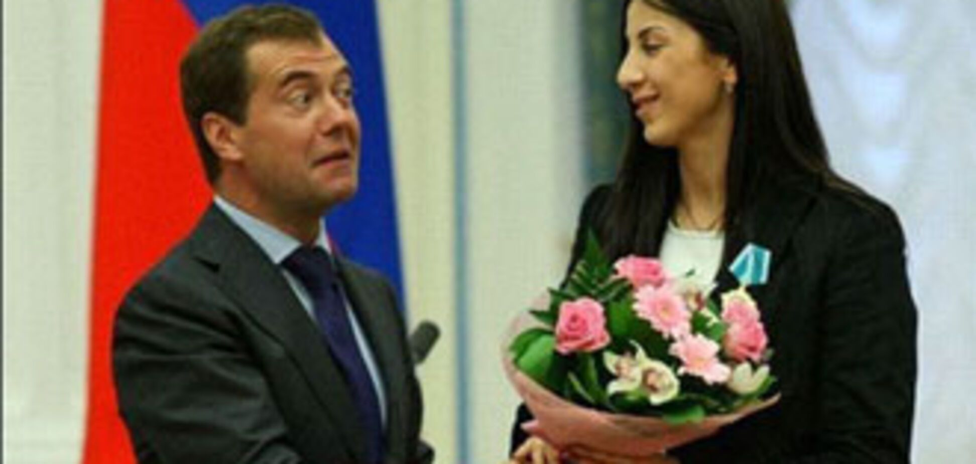 Российский президент болезненно реагирует на женщин (ФОТО)