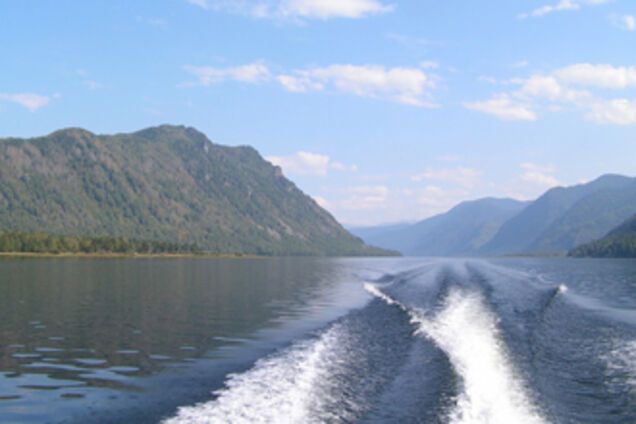 На Днепре столкнулись 2 лодки: 5 пострадавших