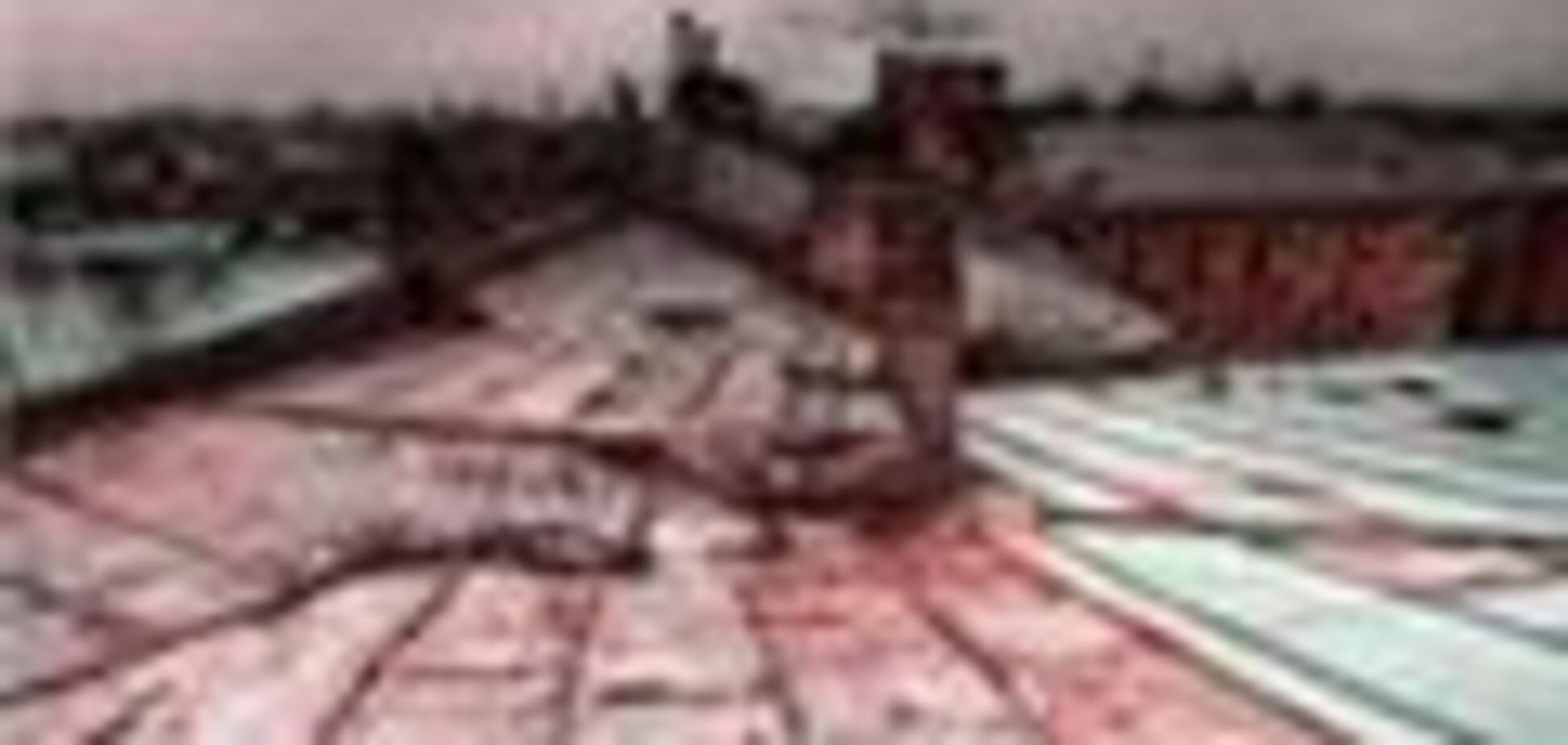 В Херсоне, упав с крыши детского сада, погиб подросток