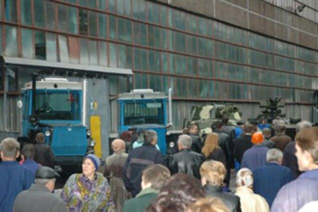 Жестокое увольнение: половина рабочих долой