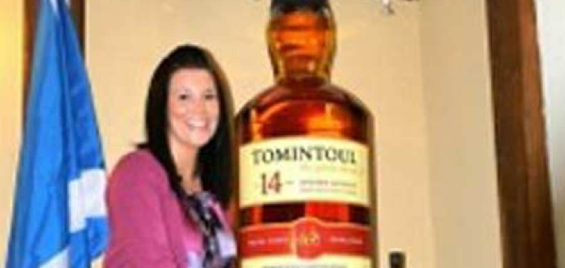 Создана самая большая в мире бутылка виски