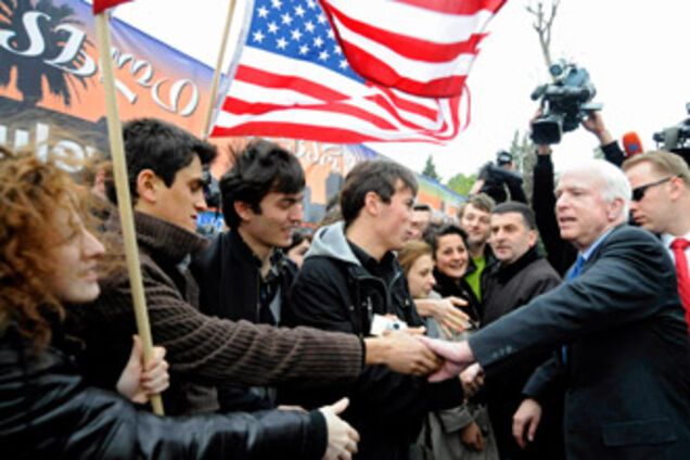 Маккейн став Героєм Грузії