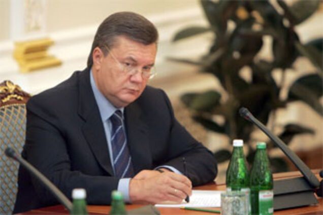 Янукович нагадав Тимошенко про соцстандарти