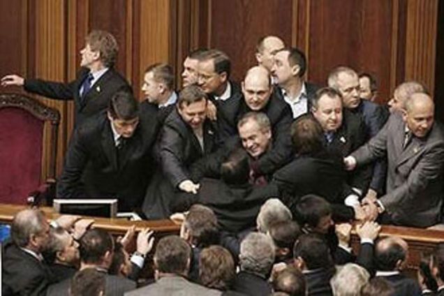 Канатную дорогу в Буковеле признали опасной для людей