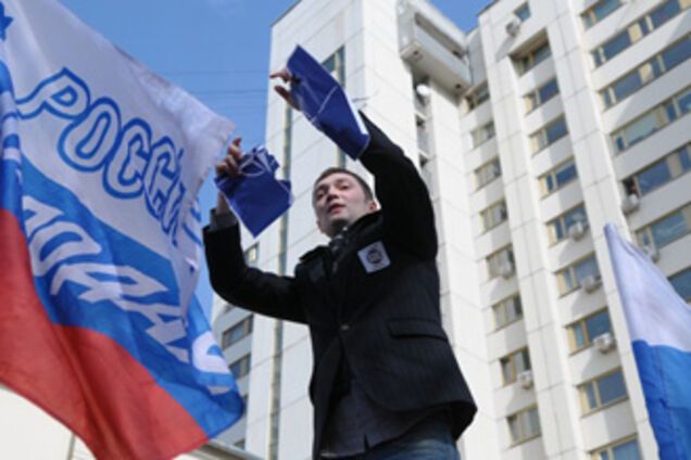 Московські активісти запустили Ющенко в небо