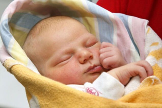 Изверги выбросили на улицу новорожденного ребенка