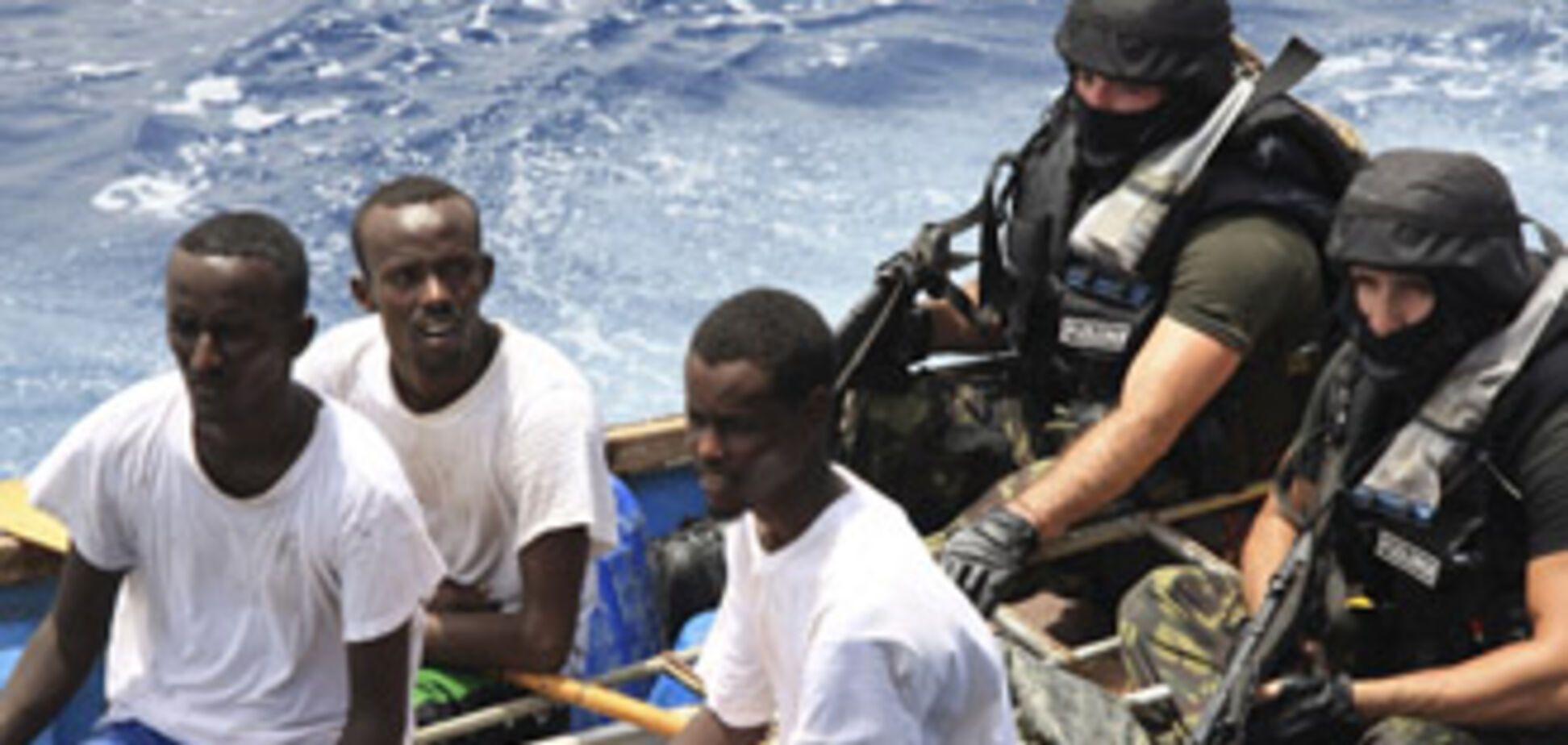 Сомалийские пираты захватили первое в 2010 году судно