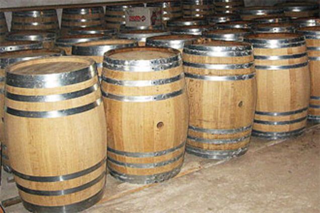 Милиция задержала 'Мерседес' с двумя тоннами спирта