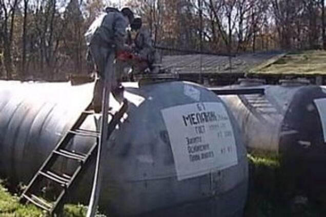 Сотни тонн токсичного меланжа отправили цистернами в Россию