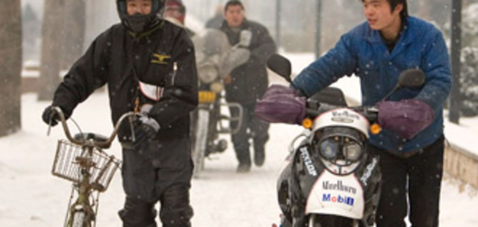 В Китае в снежную ловушку попали 4 тысячи человек