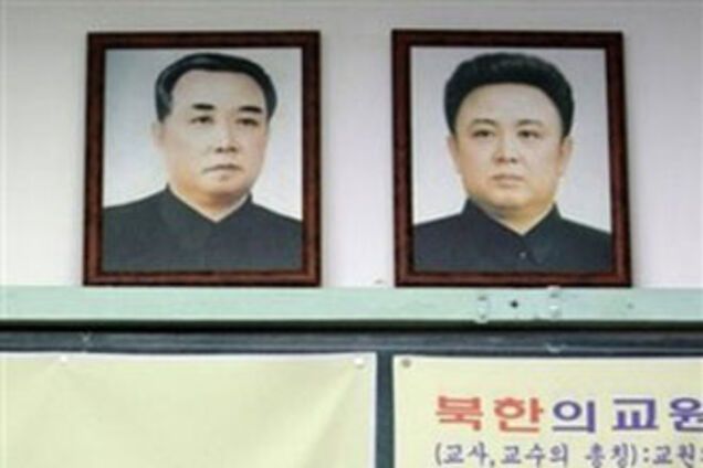 Моряки спасли портрет Ким Чен Ира ценой собственной жизни