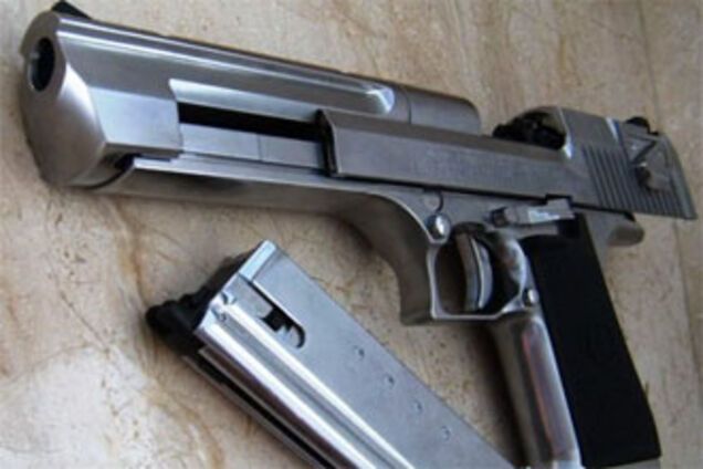 На Херсонщине безработный прострелил плечо 9-летней девочке