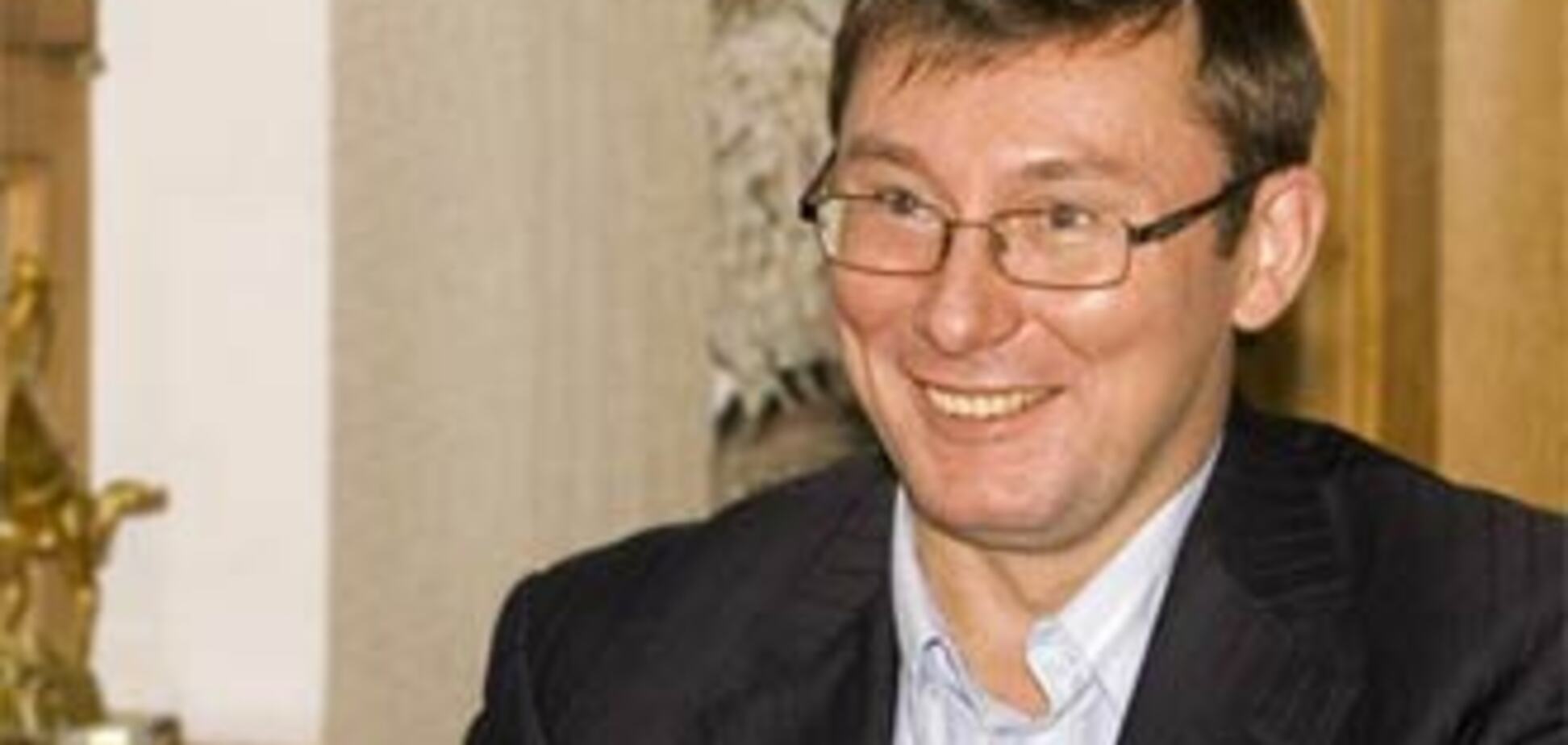 Луценко арестовал защитников полиграфкомбината