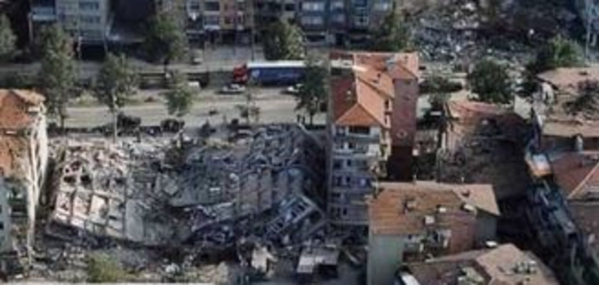 Еду на Гаити раздают только женщинам