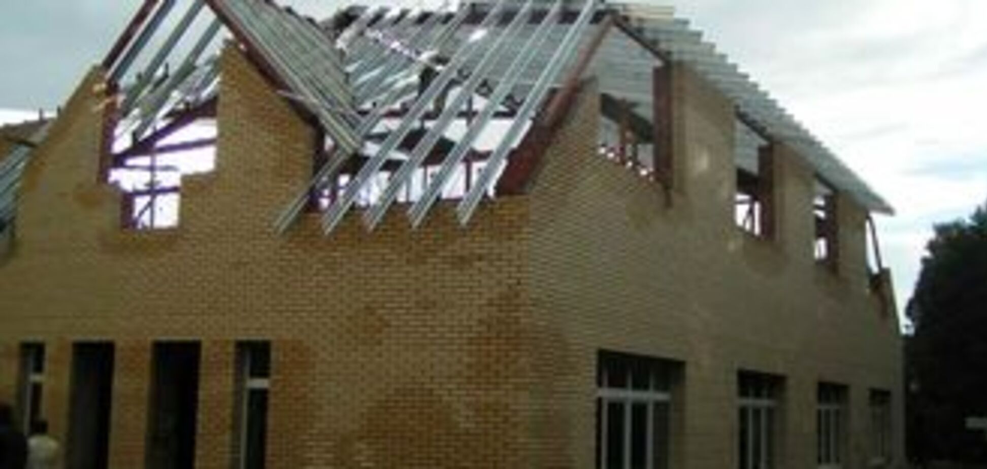 На Тернопільщині обвалилася покрівля будинку культури