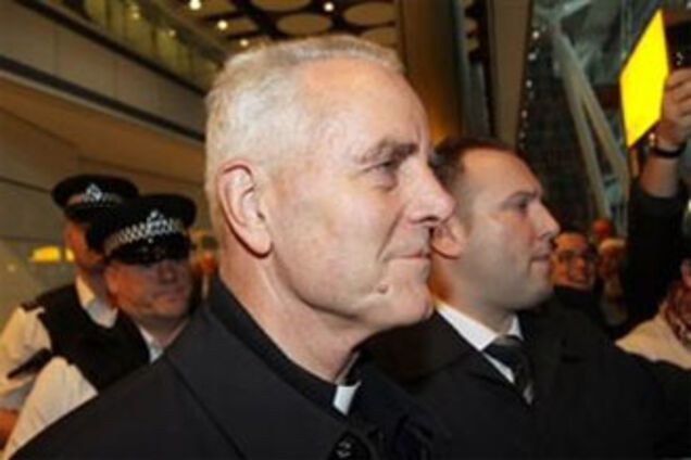 Начинается судебный процесс над священником-расистом