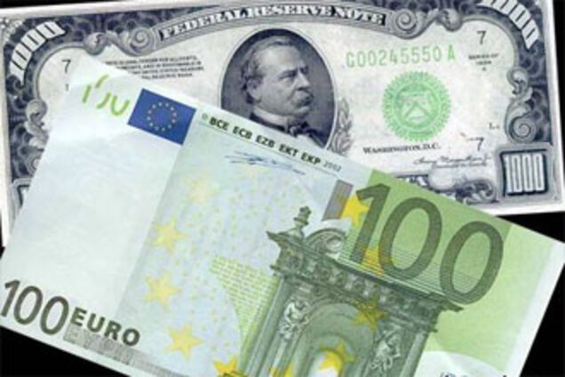 На межбанке существенно подешевели доллар и евро