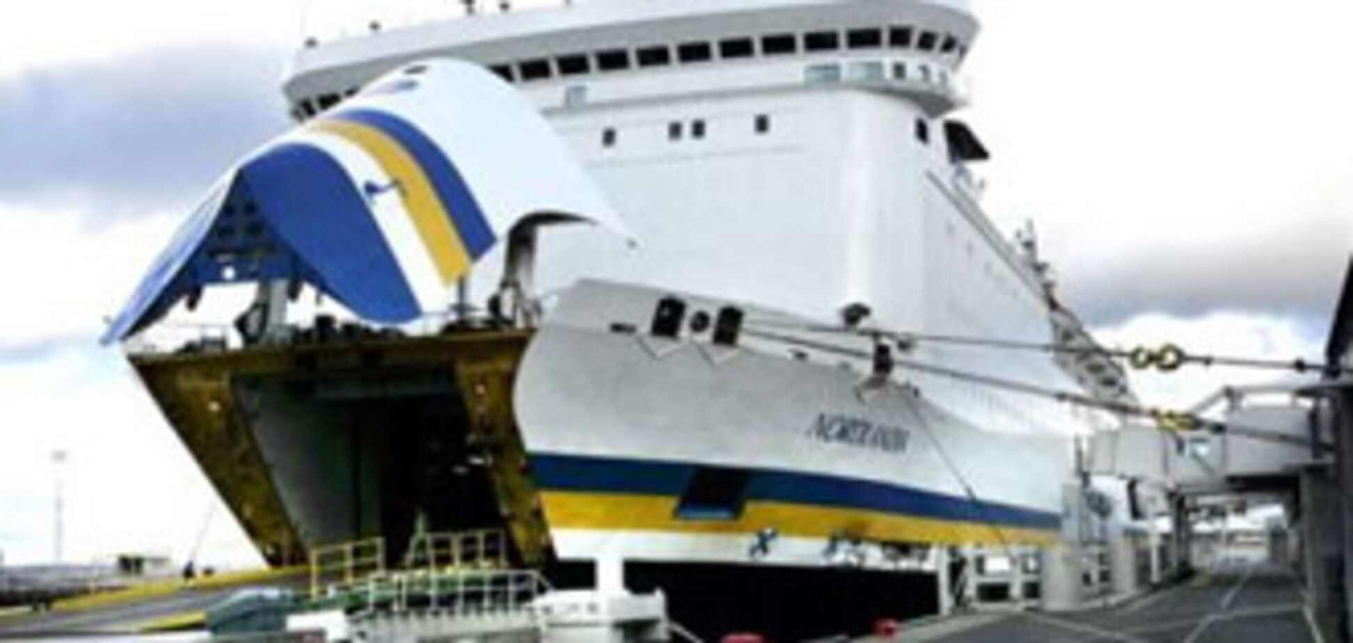 Балтийский паром с 847 пассажирами освободили изо льда