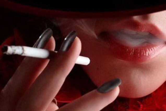 Курящие женщины чаще занимаются сексом | Обозреватель