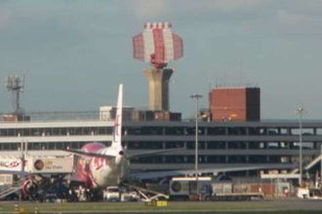 Троє п'яних затримали виліт рейсу Лондон-Дубай