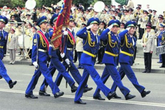 Контрактна армія залишилася в мріях: почався осінній призов