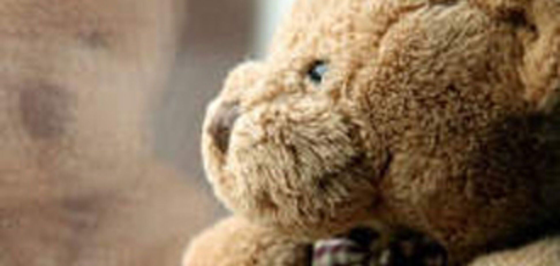 Батько вбив дитину, впустивши її і зламавши їй шию