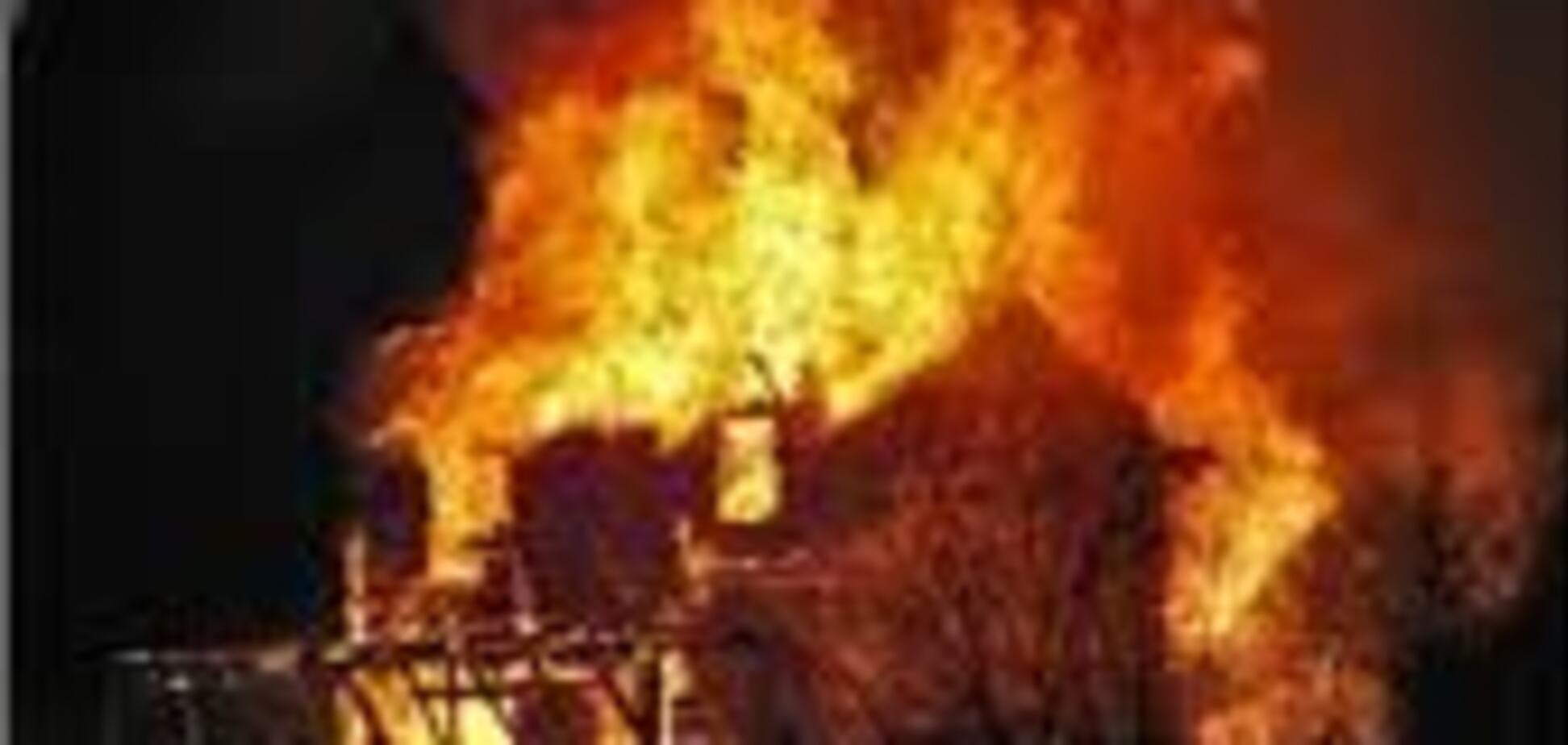 Чоловік спалив дружину з будинком на очах у маленької дочки