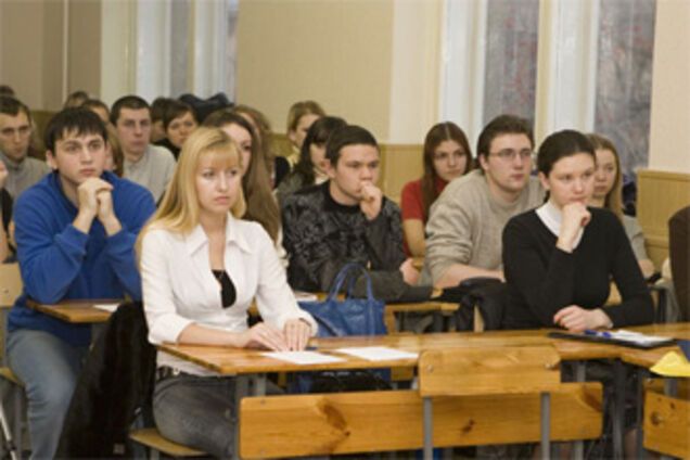 Все більше українських студентів хочуть навчатися за кордоном