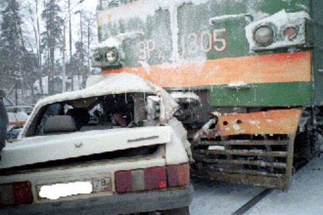 Як знизити аварійність на залізничних переїздах?
