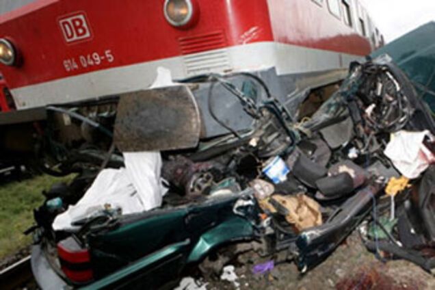Аварии на железнодорожных переездах. 5 ВИДЕО