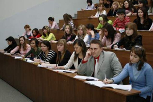 Скасування платних послуг у вузах призведе до нових хабарам