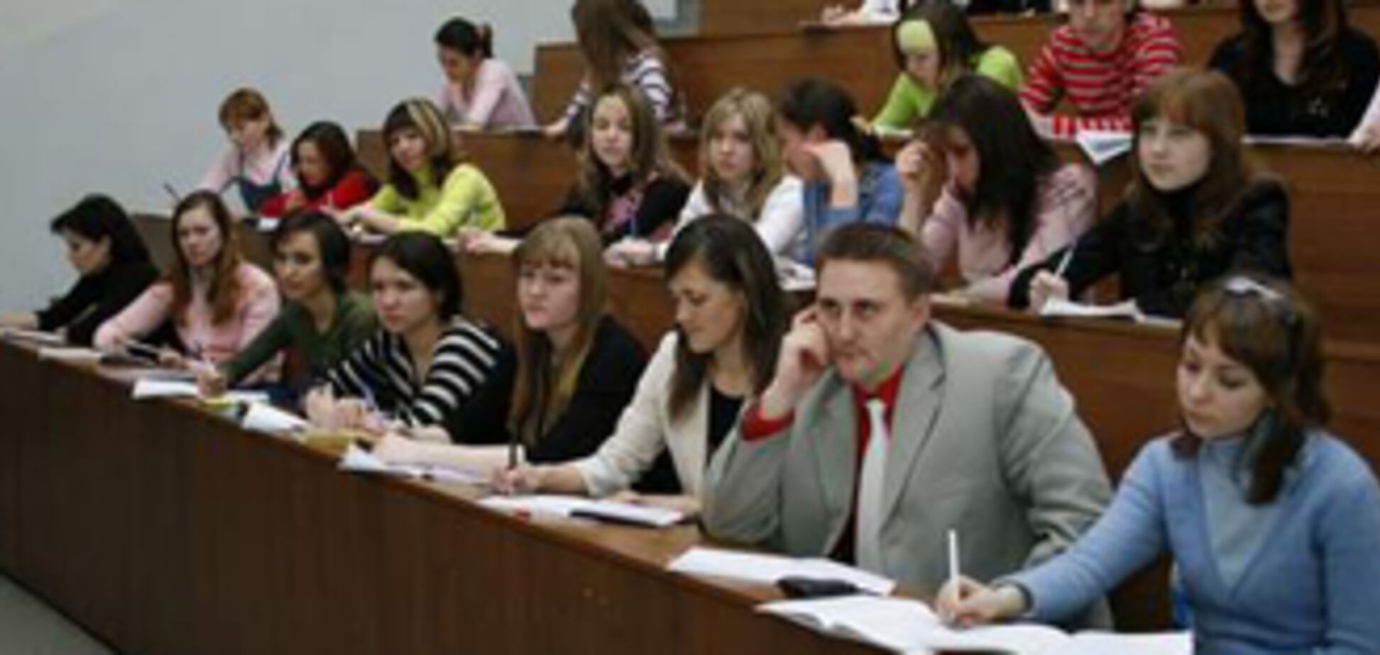 Скасування платних послуг у вузах призведе до нових хабарам