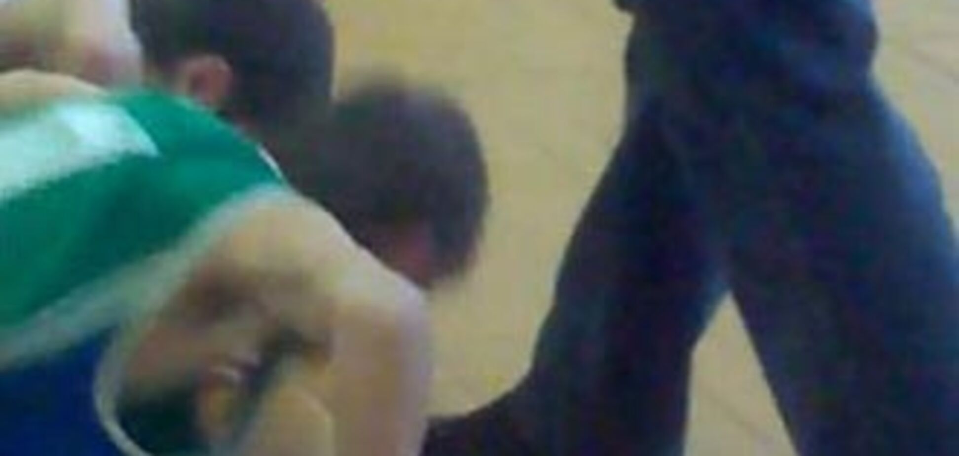 Герой ролика 'Ногу цілуй!' уник кримінальної справи