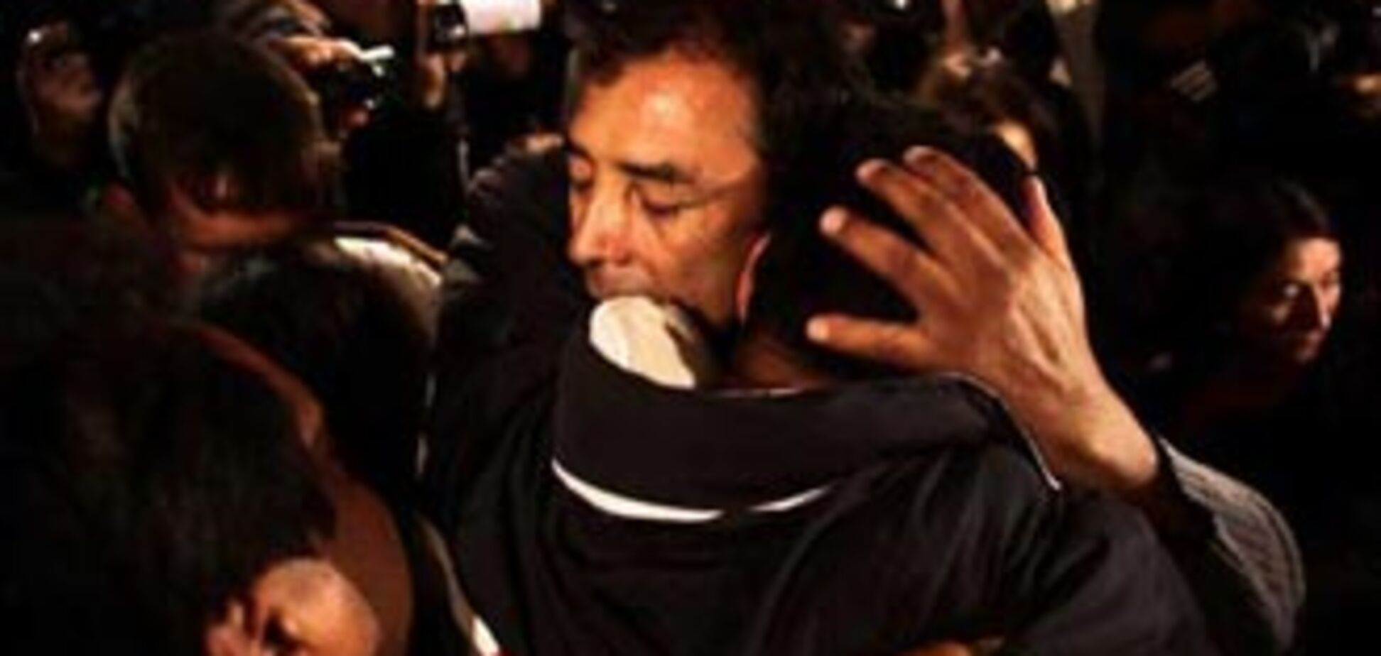 Третина замурованих чилійських шахтарів врятовано