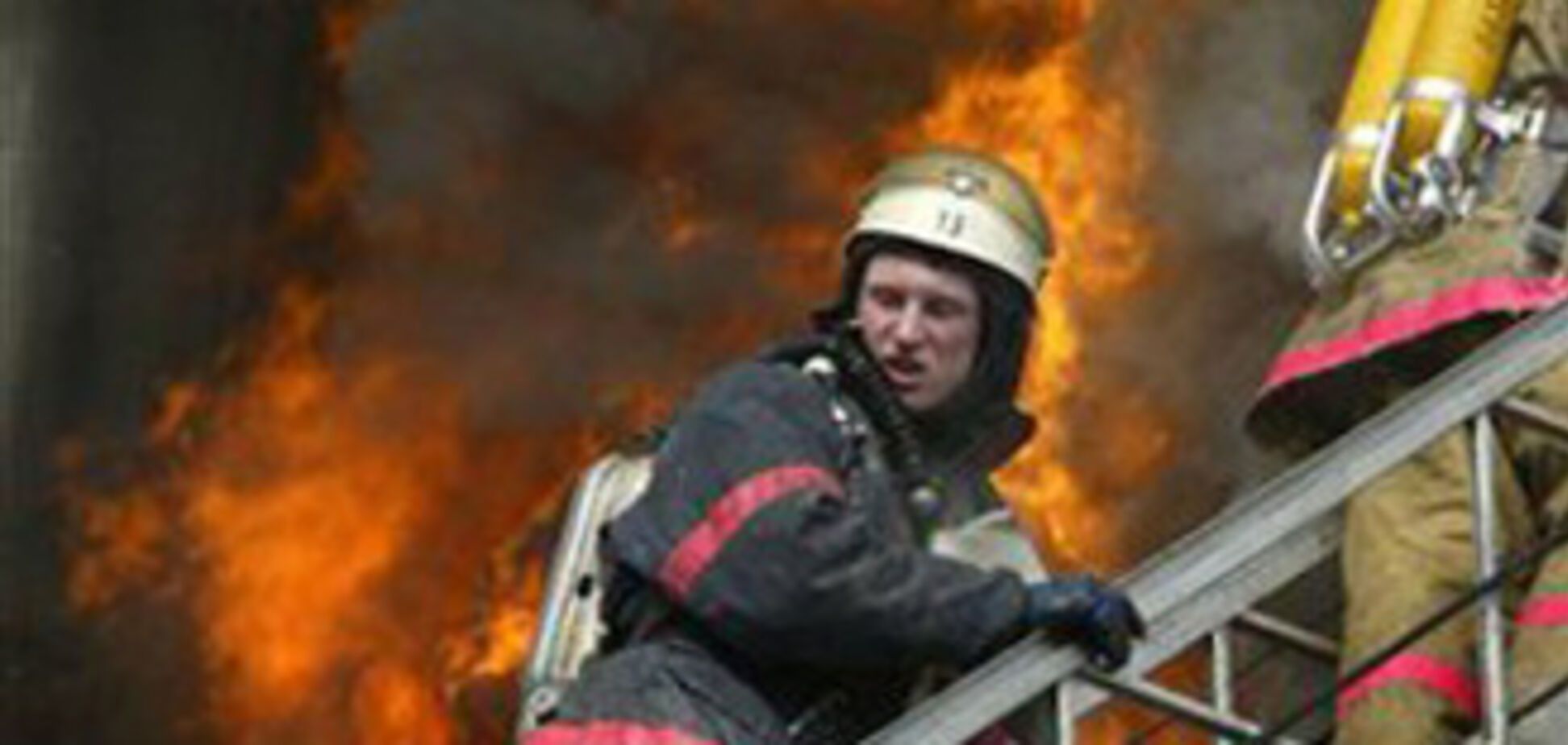 На Донеччині горів Будинок побуту, є жертви