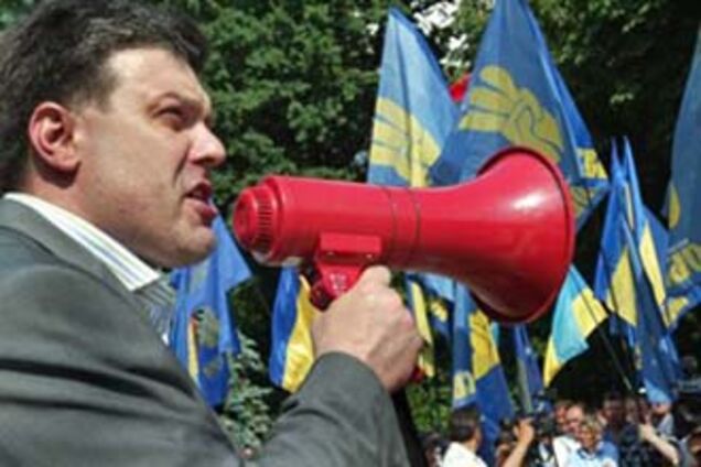 Тягнибок обещал митинговать, пока УПА не признают героями