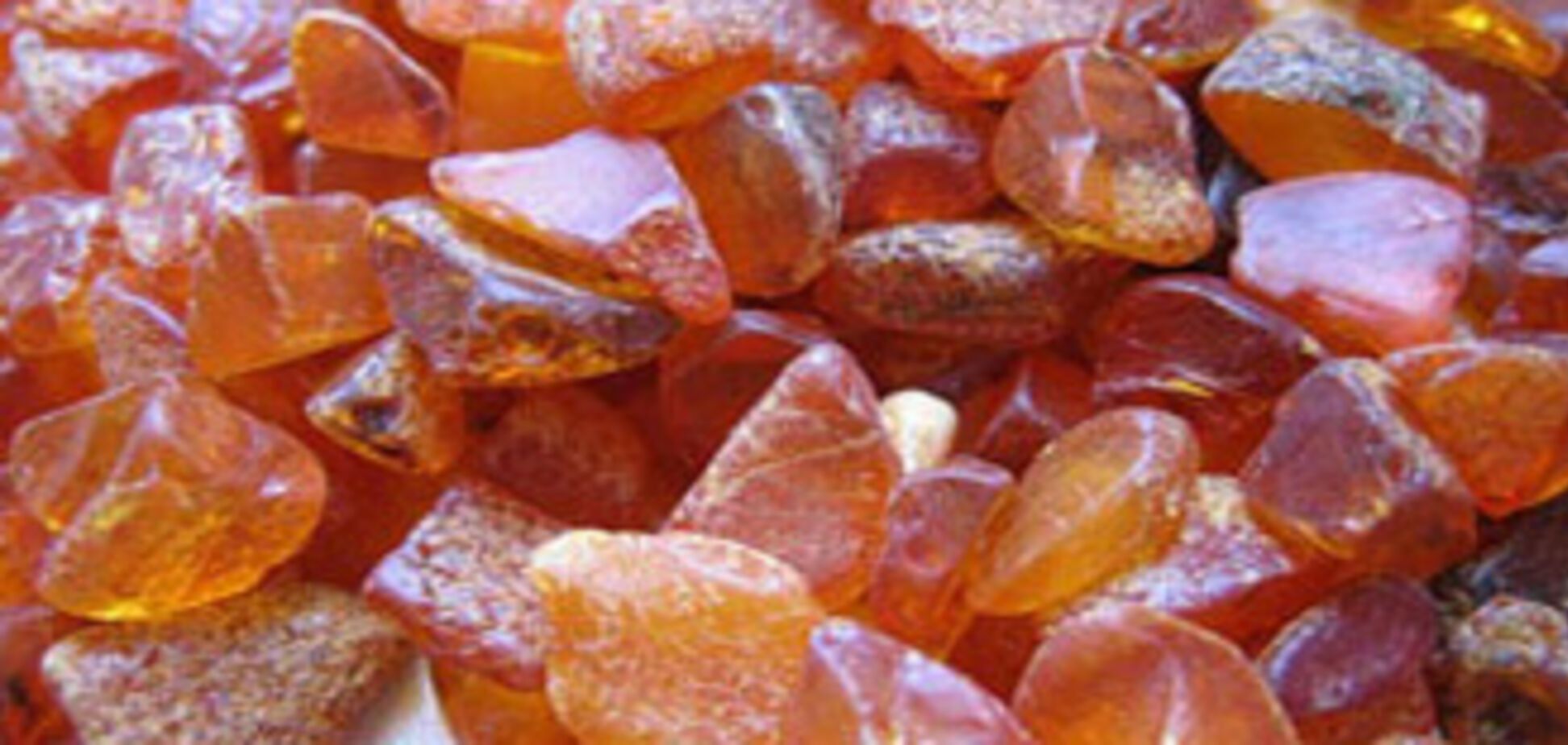 На Луганщині вибудували бурштиновий храм