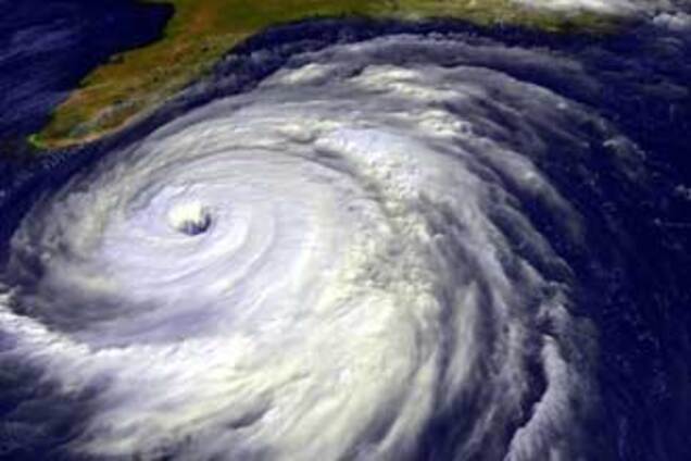 Супертайфун наближається до Філіппін