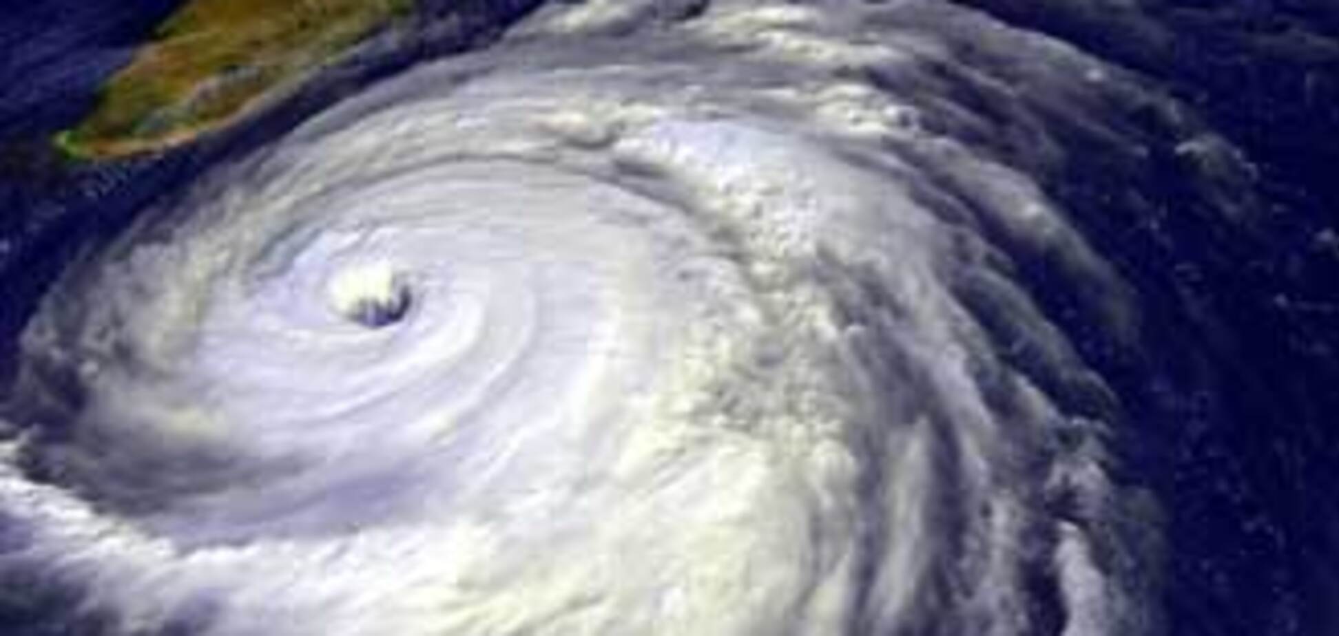 Супертайфун наближається до Філіппін