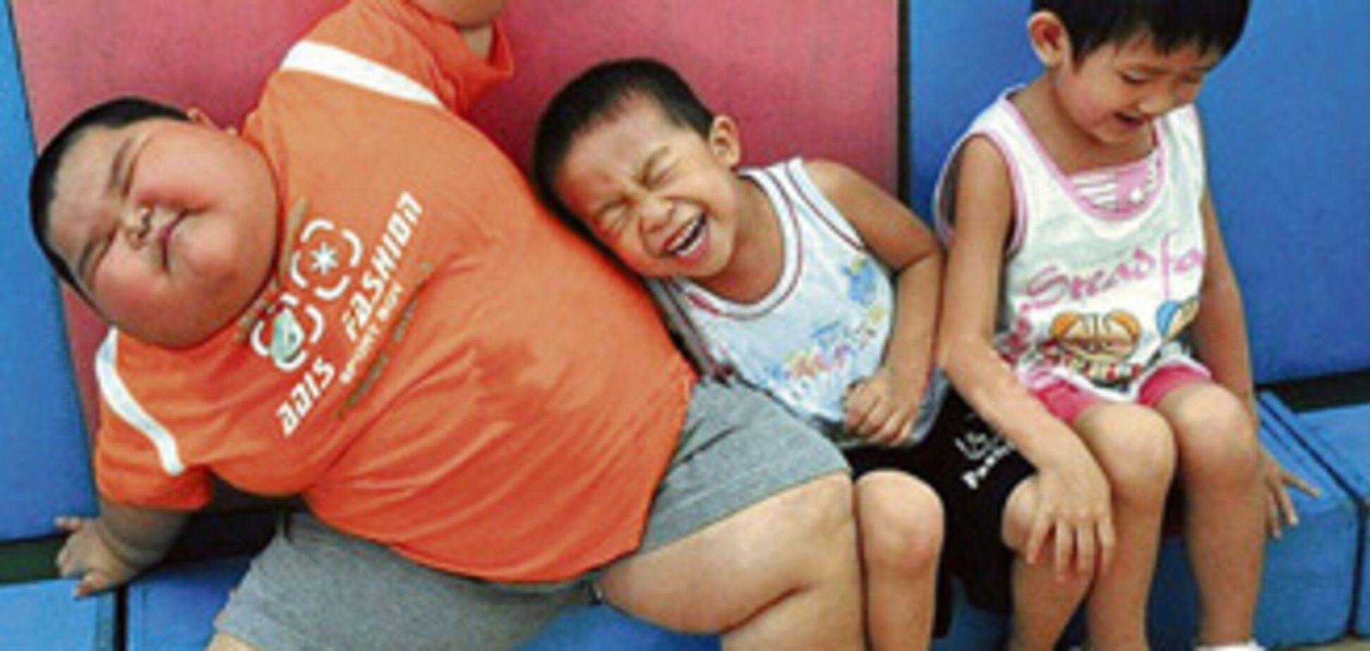 3-річний китаєць важить 60 кг! ФОТО