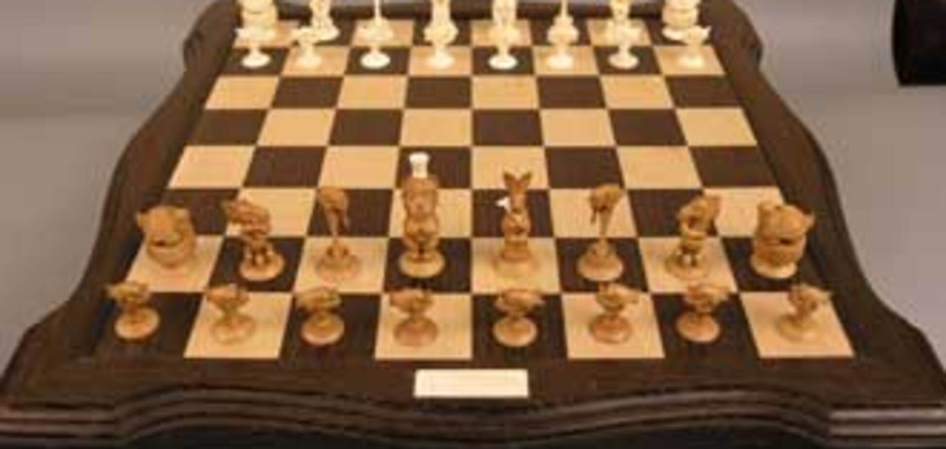 У Анатолія Карпова викрали машину з цінними шахами