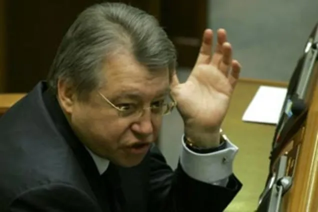 Сергій Тулуб не дає машинам їздити біля його будинку