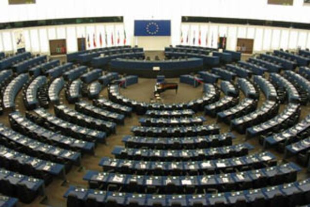 Європарламент перемиє кістки Україні