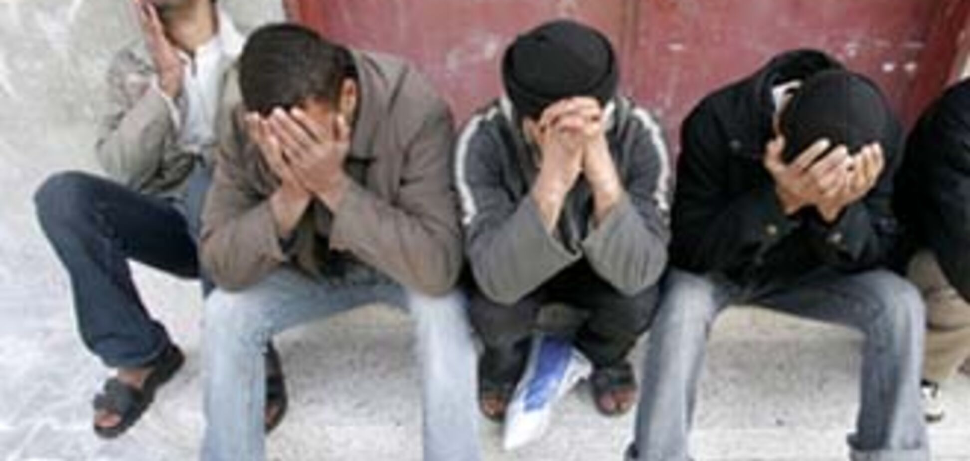 Топ-10 пісень, які змушують чоловіків плакати